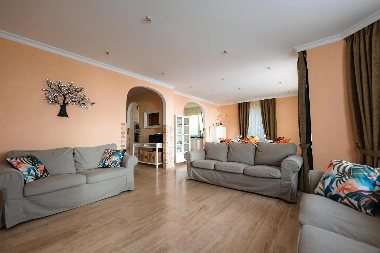 Villa Faya On The First Ocean Line With New Heated Pool Los Cristianos
