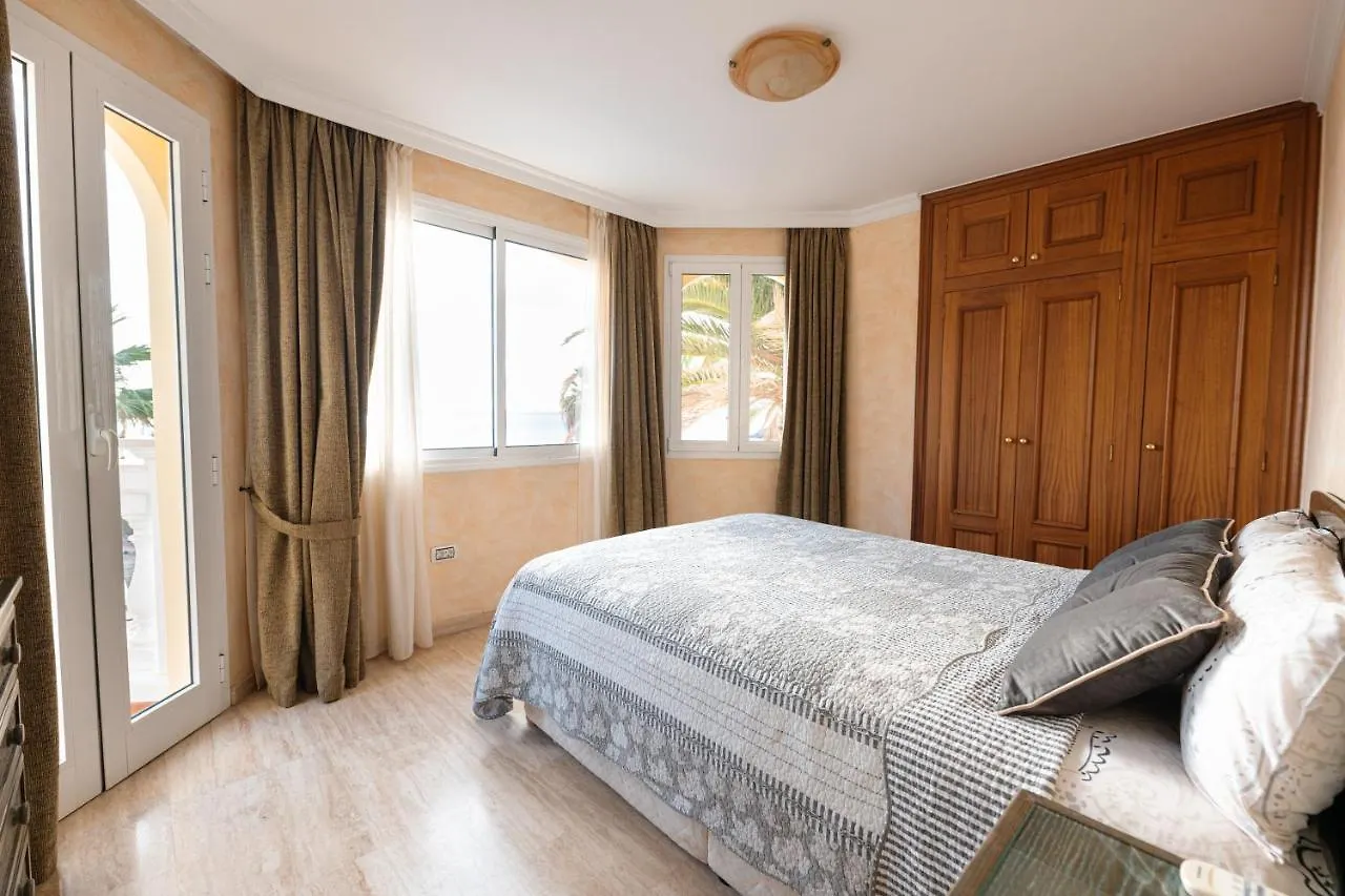 Villa Faya On The First Ocean Line With New Heated Pool Los Cristianos
