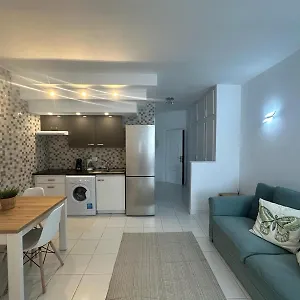  Apartment Liwia Beautiful In The First Oceanline In Cristianos.